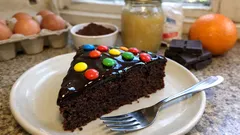 Saftiger Schokokuchen mit Schokolinsen – gelingt in der Springform ganz einfach