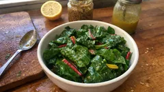 Mangoldsalat in 15 Minuten: Senf-Zitronen-Dressing, das einfach immer passt