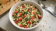 Couscous-Salat mit Paprika und Zitronen-Dressing – schnell gemacht, richtig frisch