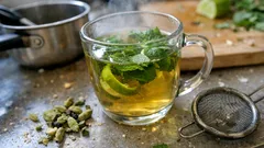 Kardamom-Minz-Tee mit Limette: in 10 Minuten aromatisch und herrlich frisch