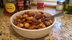 Gewürznüsse vom Blech: süß-scharf mit Honig, Chili und Paprika – schnell geröstet