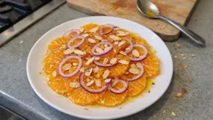 Orangen-Carpaccio mit roten Zwiebeln & Mandeln – frische Vorspeise in 10 Minuten