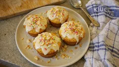 Mandelmuffins mit Zitronenguss: locker, saftig und in 30 Minuten fertig