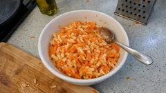 Apfel-Möhren-Salat in 10 Minuten: knackig, frisch und perfekt zur Grillzeit