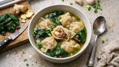 Wan-Tan-Suppe wie im Asia-Restaurant – mit saftiger Garnelen-Rind-Füllung