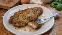 Kalbschnitzel mit Basilikum-Panade – knusprig, saftig und schnell gemacht